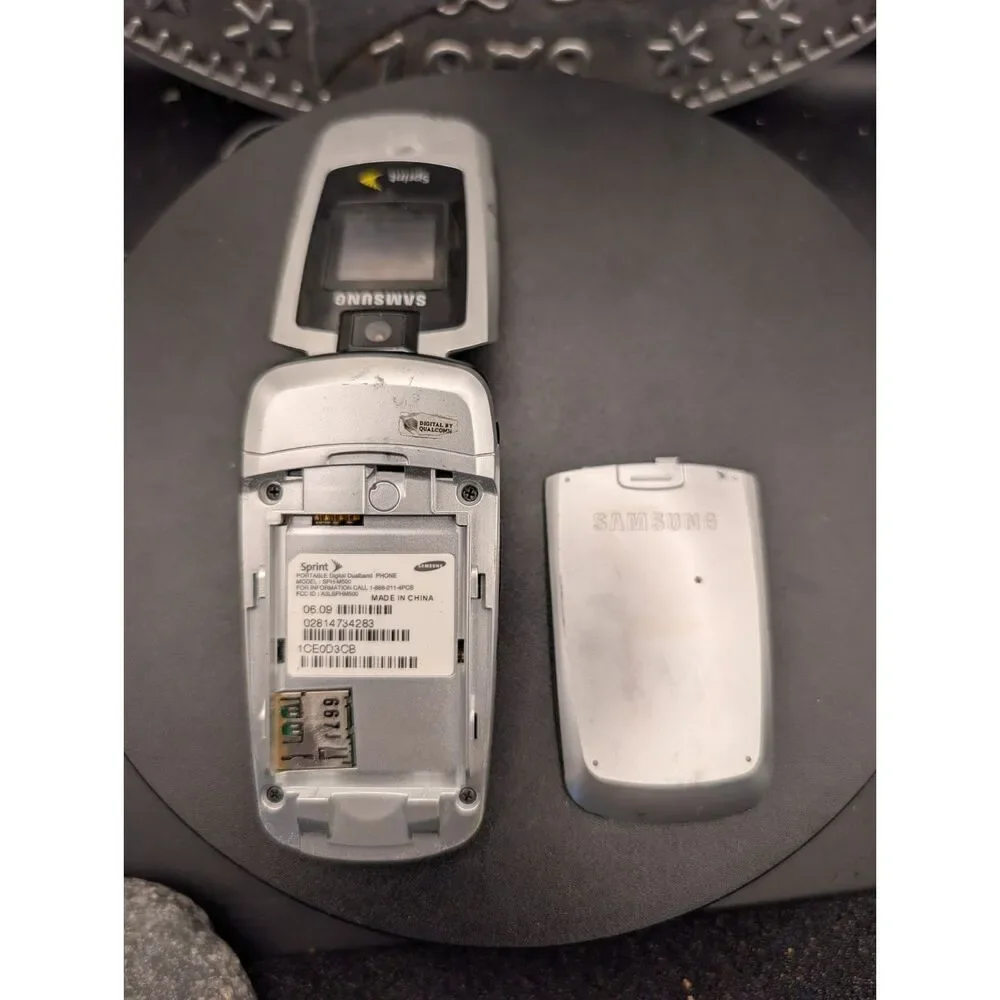 Sprint Samsung SPH‑M500 • Vintage Flip Phone • Untested • Case Included